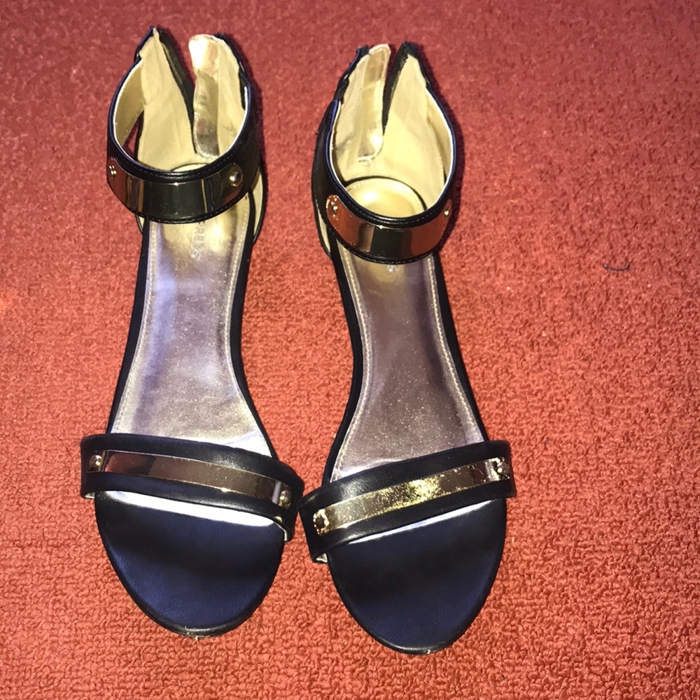 Express Sandals